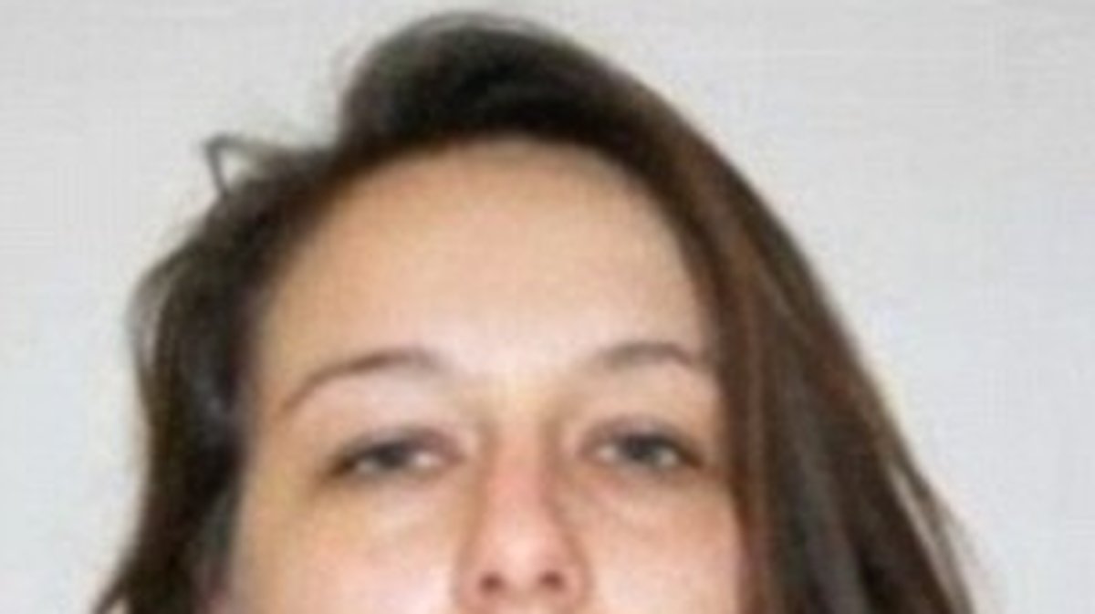 28-årige Christie Dawn Harris hade metamfetamin i anus och en skarpladdad pistol inklämd i vaginan.